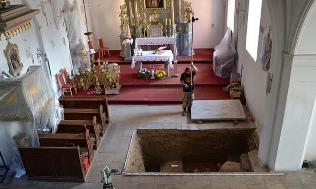 Ανακαλύπτεται η πρώτη ταφή βρικόλακα σε εκκλησία στην Πολωνία